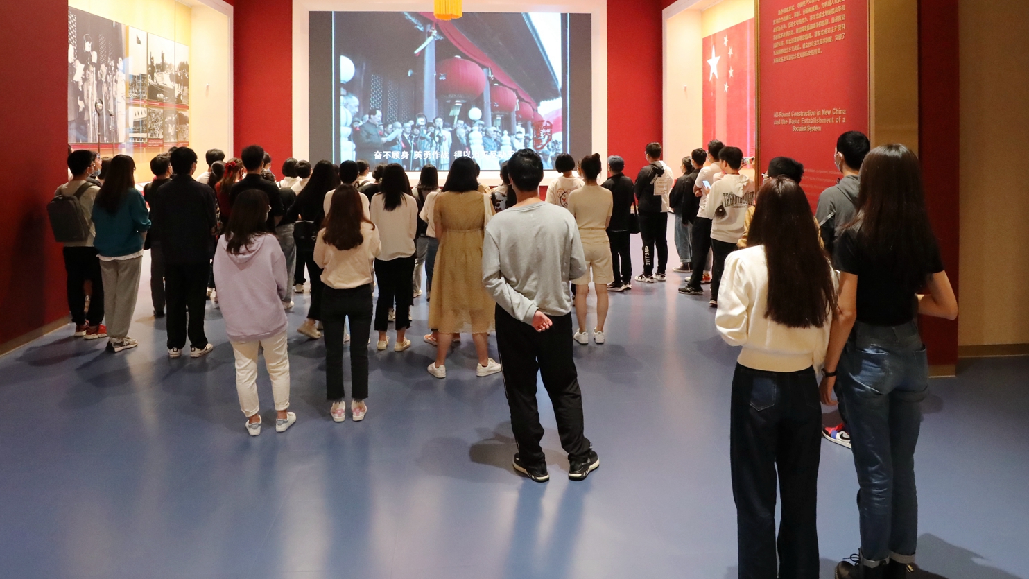 北京农学院1000名师生到中国共产党历史展览馆参观学习