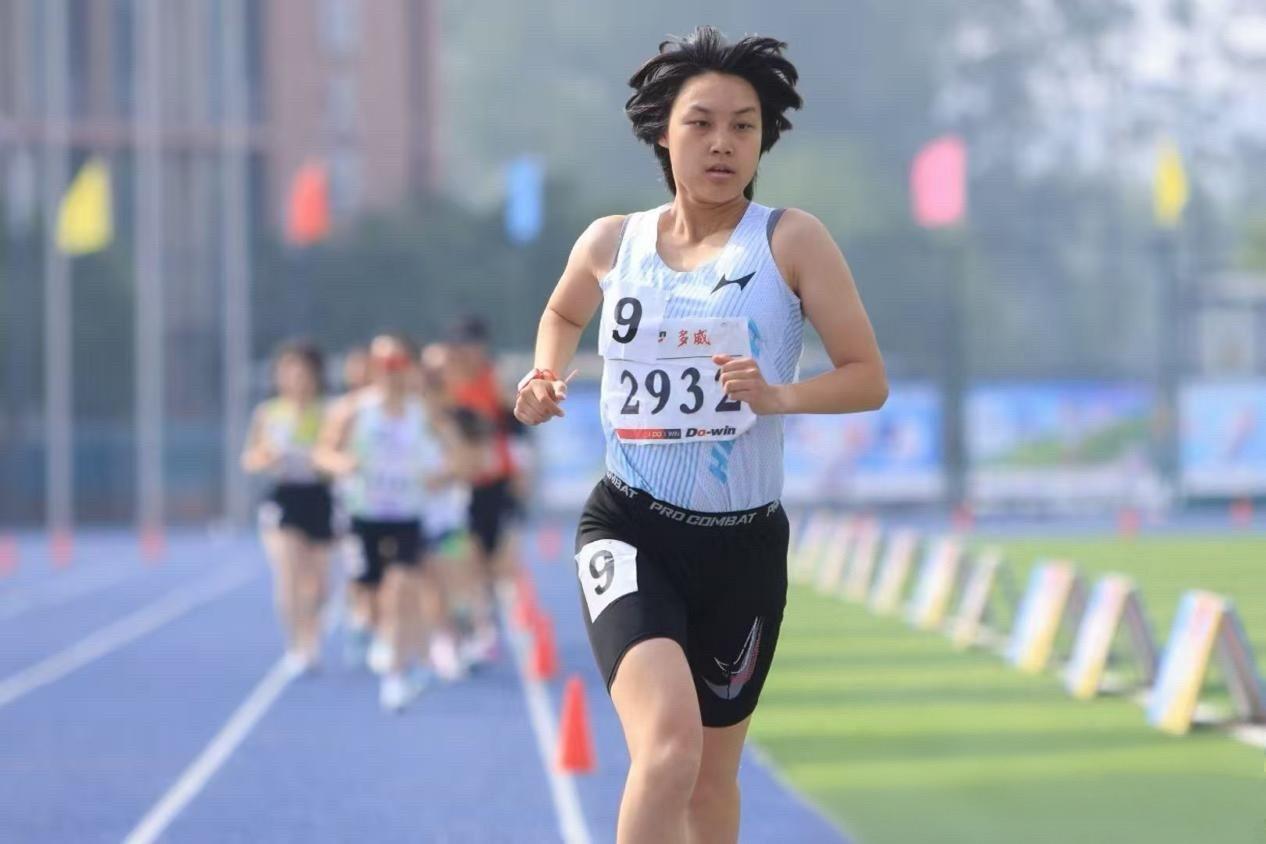 赛场学业双丰收 她在青春赛道上奋力奔跑